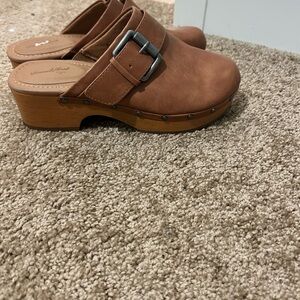 Universal Thread Tan Mules with Buckle